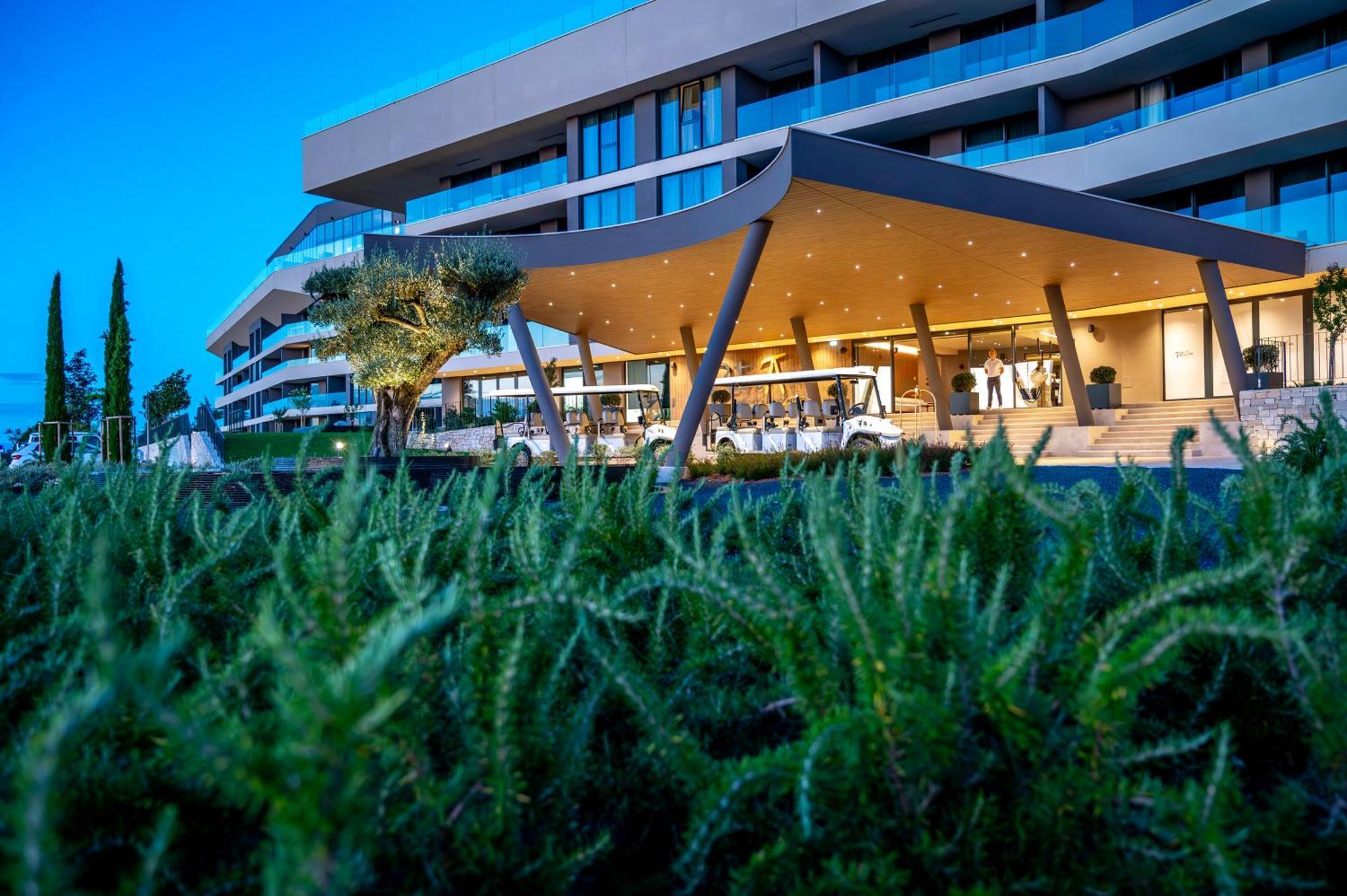 Petram & Residences Aparthotel