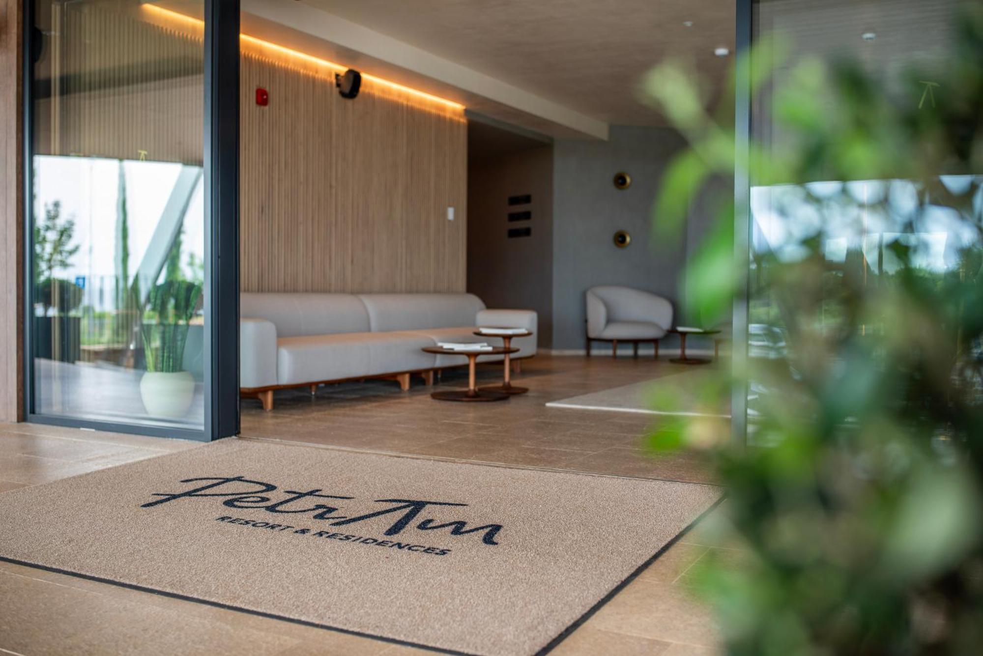 Aparthotel Petram & Residences 4*