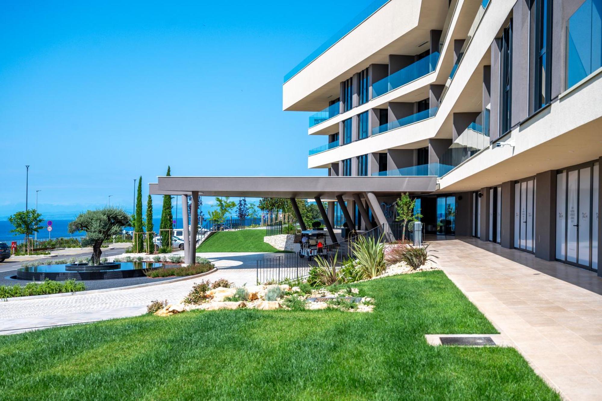 Petram & Residences Aparthotel