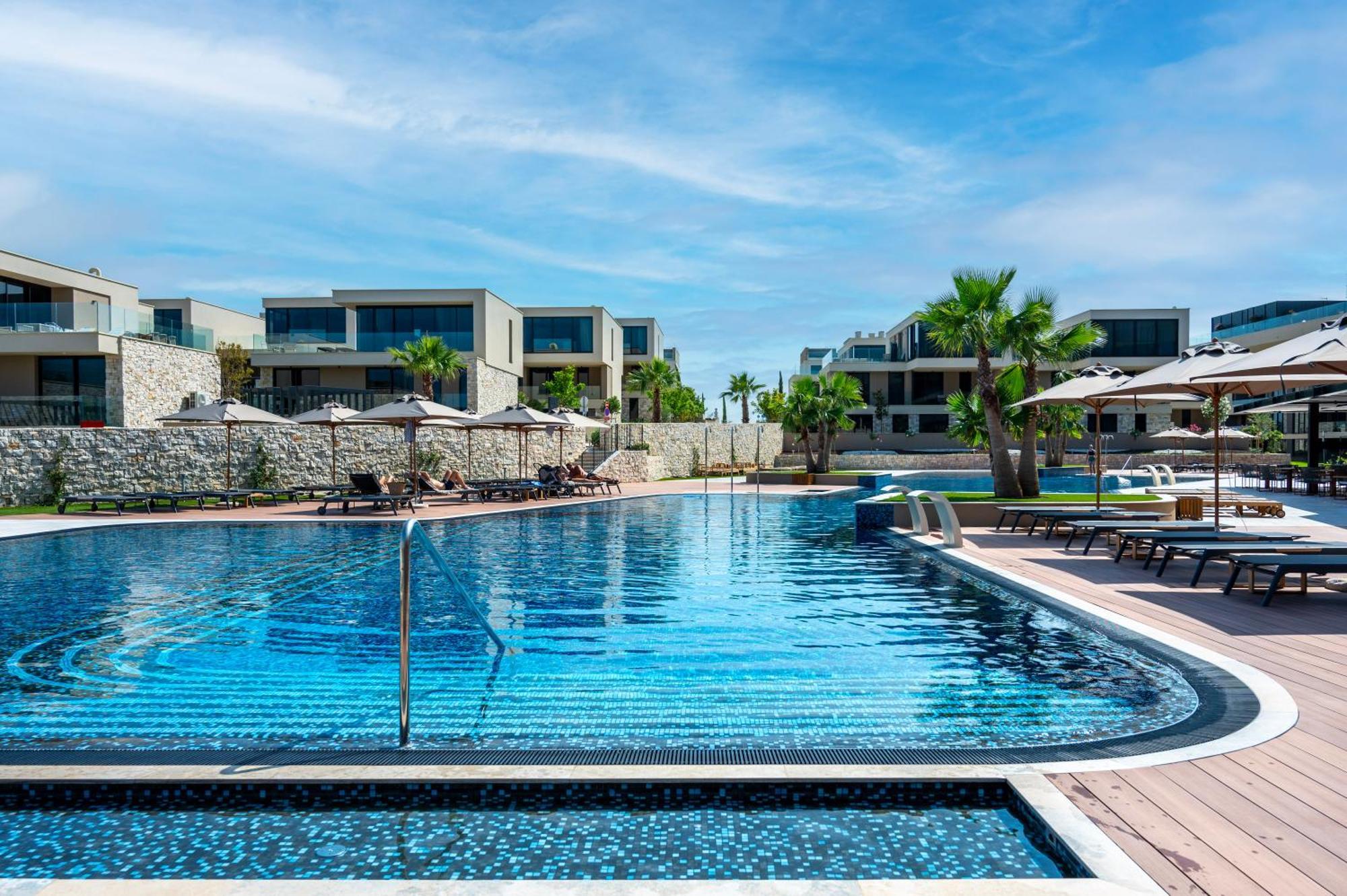 Petram & Residences Aparthotel